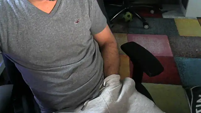 Snapshot of AlexGogo23 chatting on 10/12/25, 08:26 AlexGogo23 online show from 10/12/25, 08:26