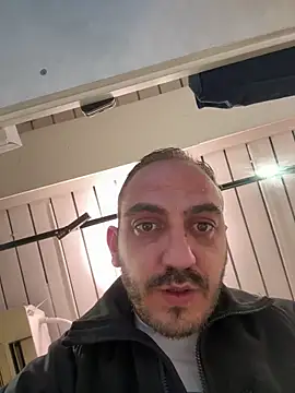 Snapshot of AlexGogo23 chatting on 10/13/25, 01:56 AlexGogo23 online show from 10/13/25, 01:56