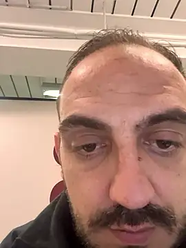 Snapshot of AlexGogo23 chatting on 10/14/25, 11:44 AlexGogo23 online show from 10/14/25, 11:44