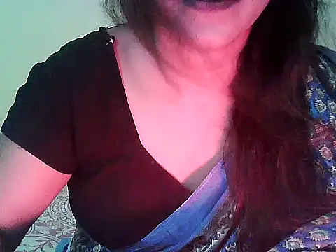 Snapshot of Model_Srinika chatting on 10/24/25, 08:24 Model Srinika online show from 10/24/25, 08:24