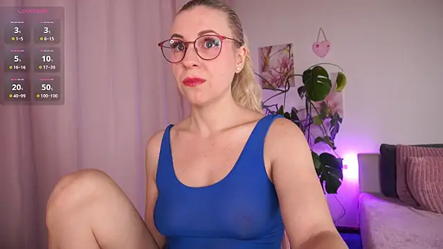 VanessaVoxx online show from 11/07/25, 08:46