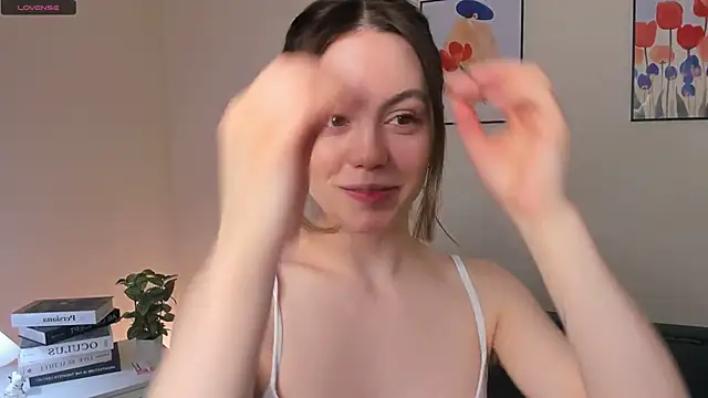 Snapshot of sweet_and_flirt chatting on 01/09/26, 06:42 sweet and flirt online show from 01/09/26, 06:42