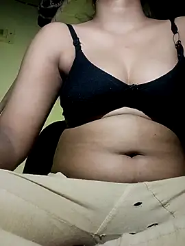 Snapshot of Haseena_begam00 chatting on 10/19/25, 06:21 Haseena begam00 online show from 10/19/25, 06:21