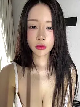 yiyi 3523 online show from 05/13/26, 02:24