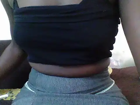 Snapshot of Ndivhuwooh chatting on 10/21/25, 12:59 Ndivhuwooh online show from 10/21/25, 12:59