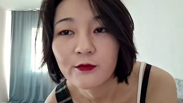 Lyndasilk online show from 04/01/26, 12:17