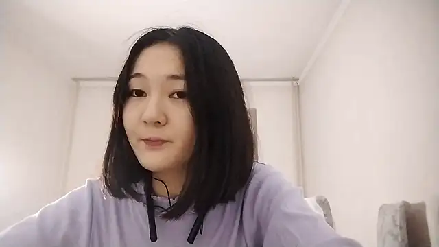 Lyndasilk online show from 10/28/25, 02:05