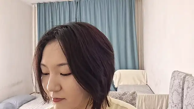 Lyndasilk online show from 04/13/26, 03:16