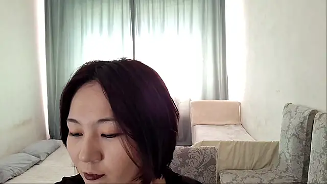 Snapshot of Lyndasilk chatting on 06/28/26, 10:21 Lyndasilk online show from 06/28/26, 10:21