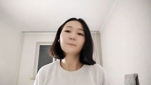 Lyndasilk online show from 10/21/25, 02:38