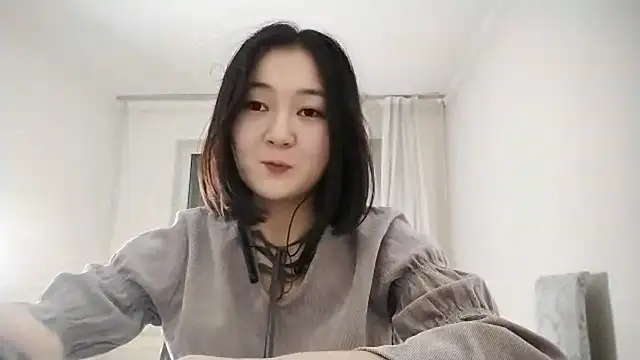 Snapshot of Lyndasilk chatting on 10/19/25, 02:09 Lyndasilk online show from 10/19/25, 02:09
