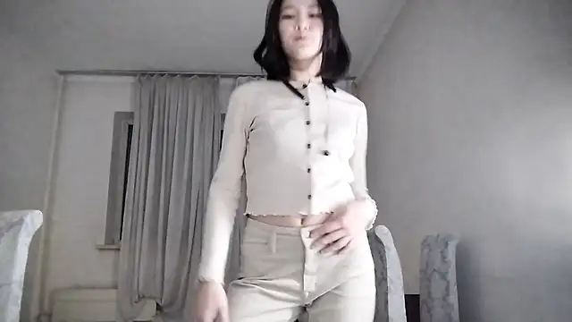 Lyndasilk online show from 11/19/25, 03:12