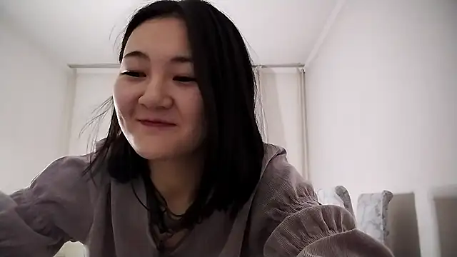 Lyndasilk online show from 11/10/25, 03:28