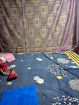 LeanaLy online show from 11/26/25, 12:10