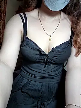 LeanaLy online show from 10/20/25, 01:33