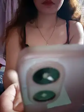 LeanaLy online show from 12/02/25, 03:07