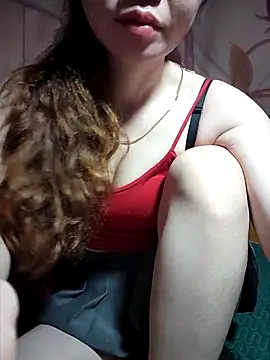 LeanaLy online show from 11/03/25, 10:24