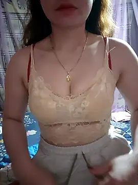 LeanaLy online show from 12/03/25, 08:36