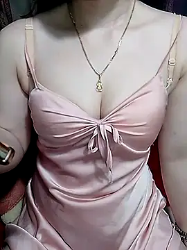 LeanaLy online show from 04/15/26, 01:48