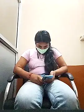 Snapshot of PG_girl_12th chatting on 10/13/25, 07:21 PG girl 12th online show from 10/13/25, 07:21