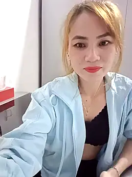 Snapshot of Labi2k chatting on 12/14/25, 08:09 Labi2k online show from 12/14/25, 08:09