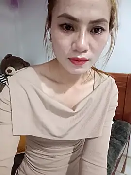 Snapshot of Labi2k chatting on 10/29/25, 03:33 Labi2k online show from 10/29/25, 03:33