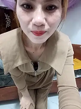 Snapshot of Labi2k chatting on 10/25/25, 04:22 Labi2k online show from 10/25/25, 04:22