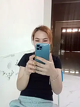 Snapshot of Labi2k chatting on 11/24/25, 08:58 Labi2k online show from 11/24/25, 08:58