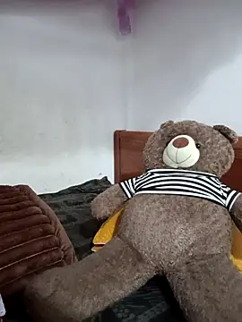 Snapshot of Labi2k chatting on 11/10/25, 12:32 Labi2k online show from 11/10/25, 12:32