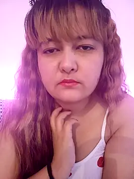 Snapshot of MollyJanette chatting on 11/12/25, 08:18 MollyJanette online show from 11/12/25, 08:18