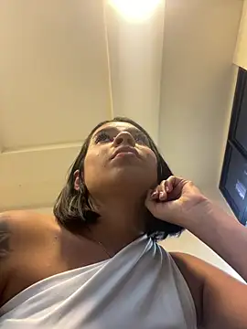 AlyssaRay online show from 02/06/26, 06:48