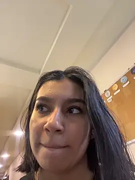 AlyssaRay online show from 05/06/26, 03:05
