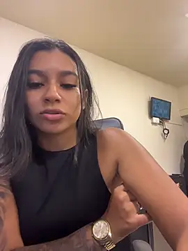 AlyssaRay online show from 05/19/26, 04:36