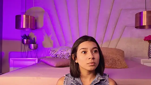 AlyssaRay online show from 01/14/26, 07:28