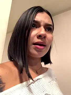 AlyssaRay online show from 01/10/26, 06:58