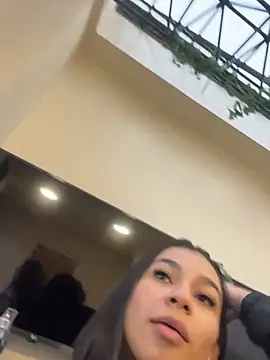 AlyssaRay online show from 03/29/26, 11:45