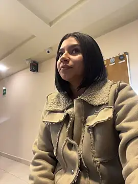 AlyssaRay online show from 03/15/26, 12:01