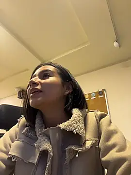 AlyssaRay online show from 03/25/26, 11:42