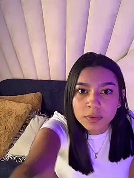 AlyssaRay online show from 12/05/25, 08:39