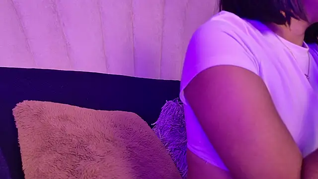 AlyssaRay online show from 12/22/25, 07:25