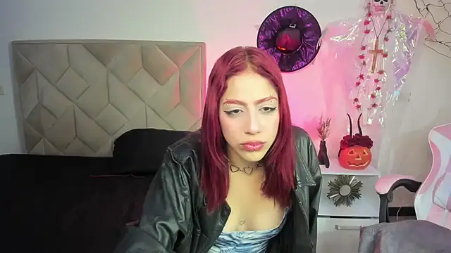 Snapshot of Vicky_Boop chatting on 10/13/25, 01:02 Vicky Boop online show from 10/13/25, 01:02
