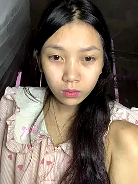 linh-lan1 online show from 10/30/25, 10:46