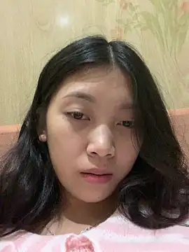 linh-lan1 online show from 11/20/25, 01:34