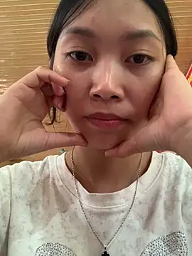 linh-lan1 online show from 11/11/25, 03:34