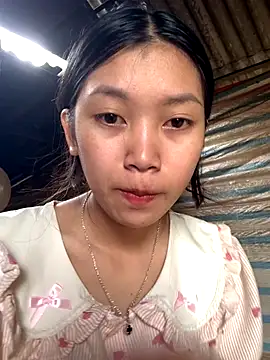 linh-lan1 online show from 11/17/25, 05:55