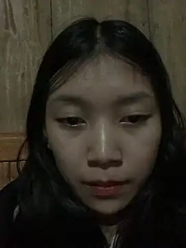 linh-lan1 online show from 11/23/25, 12:26