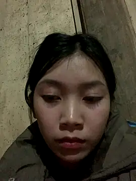 linh-lan1 online show from 12/15/25, 01:17