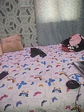 Snapshot of Mini_Roy56 chatting on 10/17/25, 02:04 Mini Roy56 online show from 10/17/25, 02:04