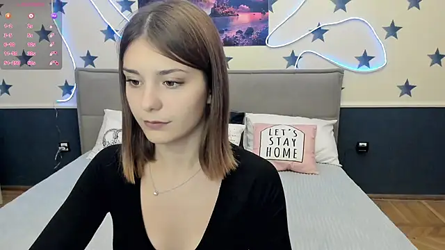 Snapshot of MargoChill chatting on 10/24/25, 01:32 MargoChill online show from 10/24/25, 01:32