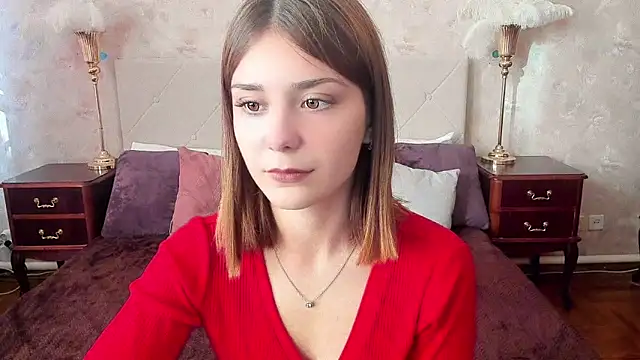 Snapshot of MargoChill chatting on 10/22/25, 01:32 MargoChill online show from 10/22/25, 01:32